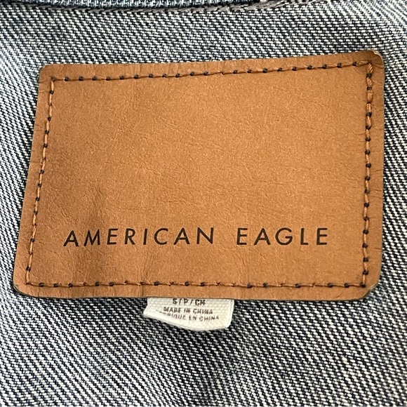 American Eagle Medium Wash Oversized Boyfriend Distressed Jean Jacket Small - Picture 11 of 12
